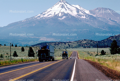Mount Shasta, US Highway-97, Semi-trailer truck, Semi