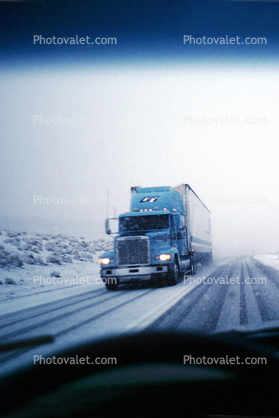 Freightliner, near Walker Lake, Highway-95, snow, blizzard, Semi-trailer truck, Semi