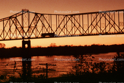 Chester Bridge, Route-51, Illinois Route 150, Perryville, Missouri, Chester, Illinois, Semi-trailer truck, Semi