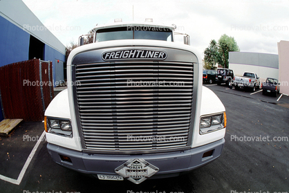 Freightliner head-on, Grill, bumper, headlamp