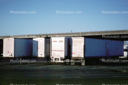 Trailers, Truck Distribution Center