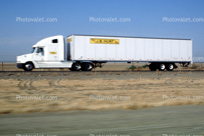 JB Hunt, Interstate Highway I-5 near the Grapevine, Central Valley, California, Semi-trailer truck, Semi