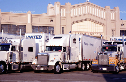 Pier 48, Freightliner, Kenworth, Semi-trailer truck, Semi