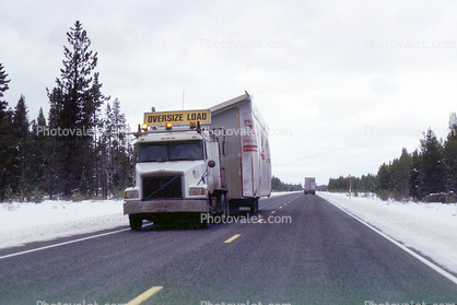 house trailer, Highway-97, oversize load, trailer home, Wide Load, Kenworth flatbed trailer, Mobile Home