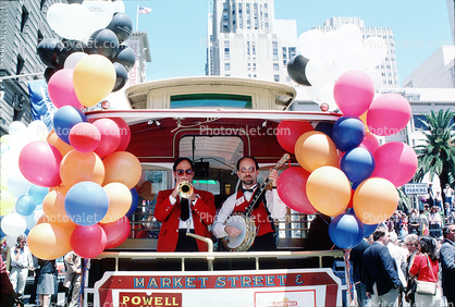 Union Square, downtown, downtown-SF, banjo, trumpet, Balloons, crowds, Powell Street at Union Square, Cable Car celebration June 21 1984, 1980s