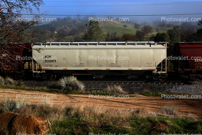 Hopper Railcar, foggy morning, near the Tehachapi Loop