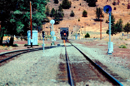 Railroad Tracks, Tunnel, Signals, Side-Track, Sierra-Nevada Mountains, California, 10 August 1991
