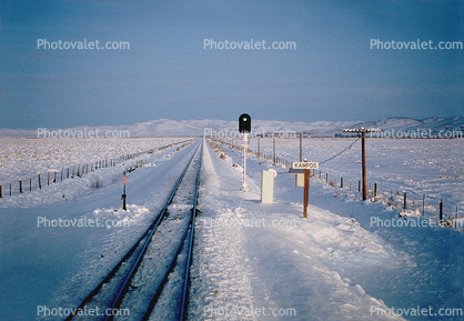 Kampos, Signal Light, Railroad Tracks in the Snow, Ice, Cold, Frozen, Icy, Winter, hills, 31 December 1992
