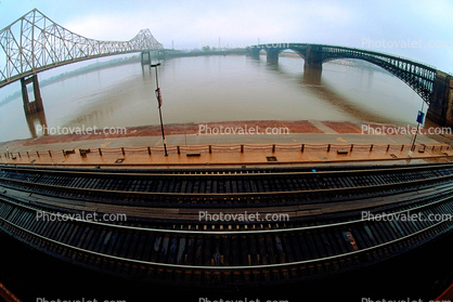 Mississippi River, Eads Bridge, Railroad Tracks, shoreline, Saint Louis, 20 October 1993