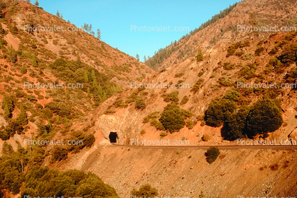 Tunnel, Feather River Canyon Route, California, Sierra-Nevada Mountains, 24 October 1994