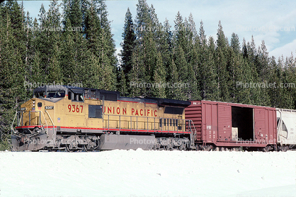 UP 9367, GE C40-8W, Union Pacific, Royal Gorge, Sierra-Nevada Mountains