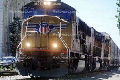 UP 4608, EMD SD70M, Union Pacific through downtown Oakland California