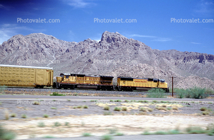 UP 9245, UP 4379, Union Pacific, between Phoenix and Tucson