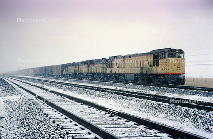 UP 44-89B-844, EB, Cheyenne Wyoming, March 1968, 1960s