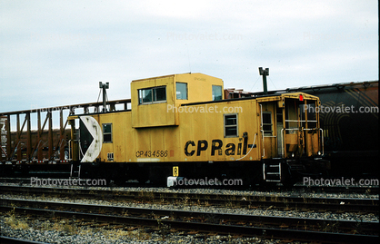 434586, CP Rail, Canadian Pacific, Yellow Caboose