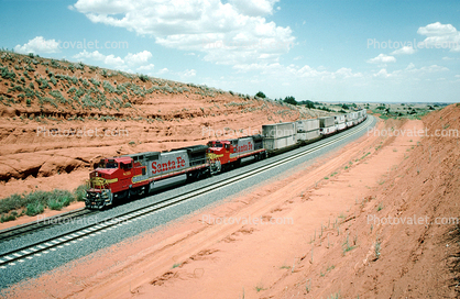 ATSF 839, GE C40-8W, Red/Silver Warbonnet, Quinlin Oklahoma