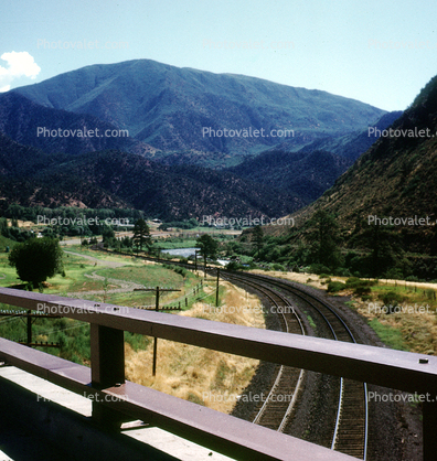 Track curve, Valley, Mountains, Aspen, Colorado