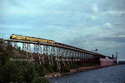EMD F9(A), 4212, Erie Mining Company, Ore Cars, F-Unit, Taconite Harbor, September 1989