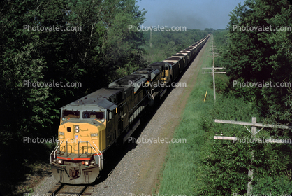 Union Pacific 8146, 8010, CNASH, 116 ore railcars, North Antelope Sheboygan, Woodville Wisconsin