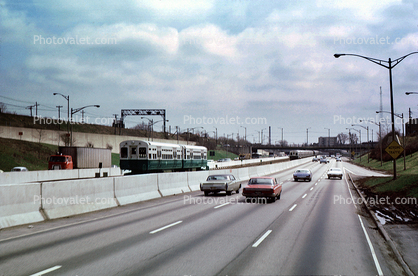 6000 series trainset, Chicago Elevated, El, CTA, cars, turnpike, highway, April 1972, 1970s