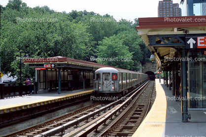 R-62, Dyckman Street, station, platform, NYCTA