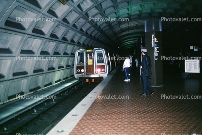 Platform, station, Washington DC Metro, Arch
