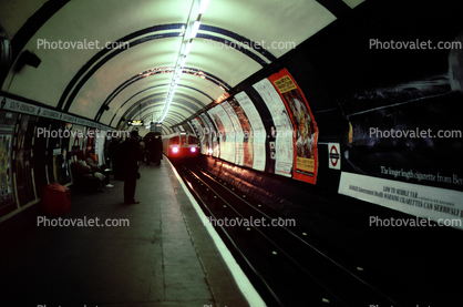 the London Tube, commuters, underground, people, station, platform