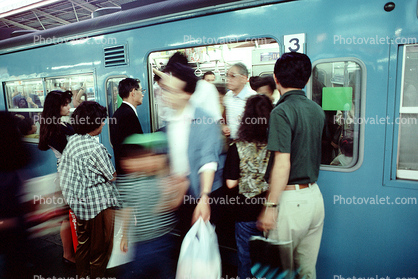 Passengers, Entering, Leaving, disembarking, Crowded, People, commuters