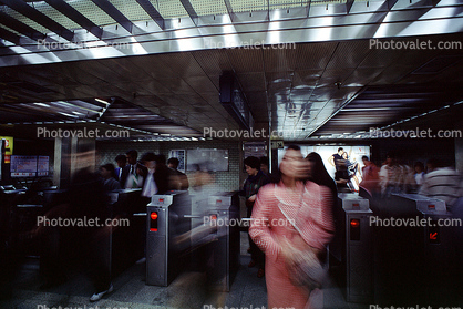 Commuters, entrygates, woman, Seoul