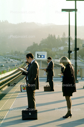 Passengers waiting for BART, commuters