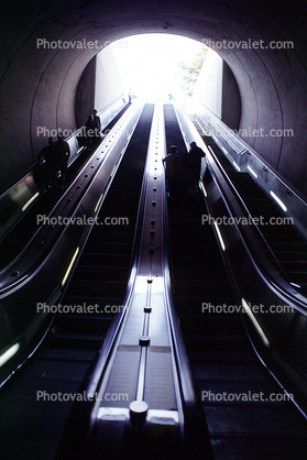 Metro, Escalator
