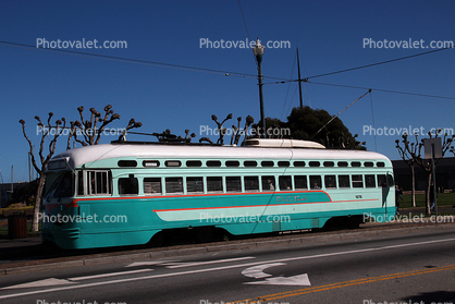 F-Line Trolley 1076, 1076 Streamliner PCC Streetcar, The Embarcadero