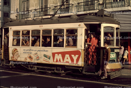 eu prefiro as pastilhas el?sticas, Tram 223, Graca, Lisbon, September 1972, 1970s