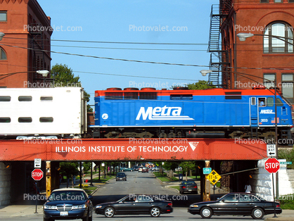 Metra, METX 203, EMD F40PHM-2, Illinois Institute of Technology