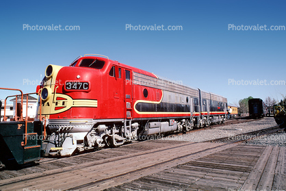 ATSF (ATSF 39C) #347C, EMD F7, Santa-Fe, Diesel Electric, F-Unit, Locomotive, Red/Silver Warbonnet Chief