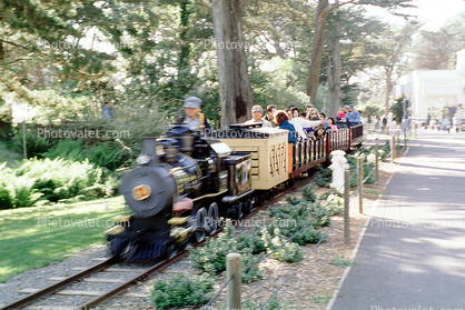 Lil Puffer, San Francisco Zoo, Miniature Steamer, Rideable Miniature Railway, Live Steamer