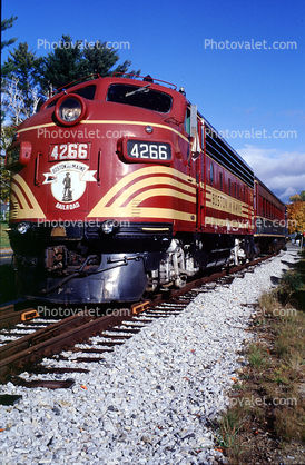 BM 4266, EMD F7A, Boston and Maine Railroad, Conway New Hampshire, F-Unit