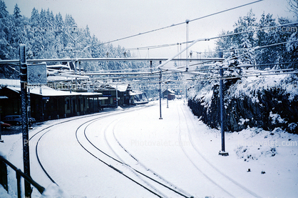 Bruning Pass, town, train station, tracks, Swiss Alps, October 1964