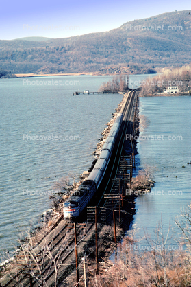 487 Peekskill New York 1989, 1980s, F-Unit, Railroad Tracks