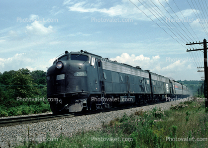 PC 265, Penn Central F-Unit Diesel Locomotive, Penn Central PC E8A AMTK, Nelliston New York, July 1976