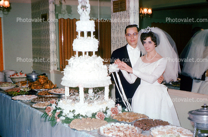 Bride and Groom, Cake Cutting, veil, 1960s
