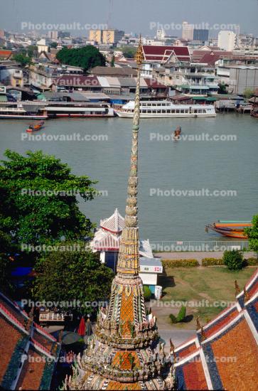 Temple Spire, Boats, Riverside, Docks, Chao Phraya River, Bangkok