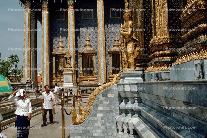 Golden Statue Guarding