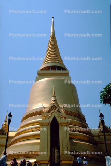 Phra Si Rattana Chedi, Stupa, Golden Tiles, Entrance