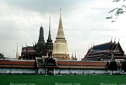 Wat Phra Kaew outside wall