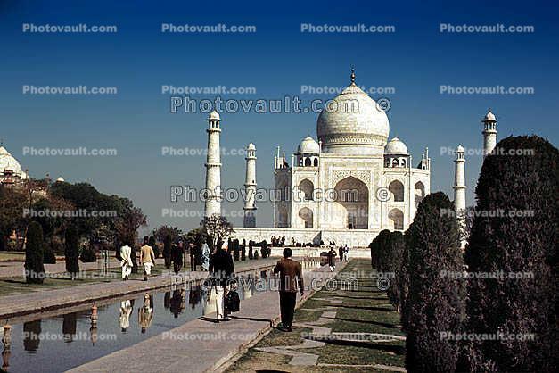 Taj Mahal, reflecting pond