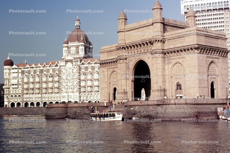 Gateway to India, Mumbai, building