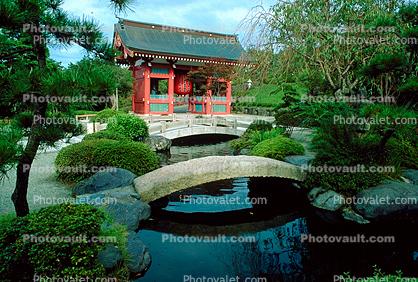 Garden, pond, arch bridge, water, trees, Buddhist Shrine, Gotemba
