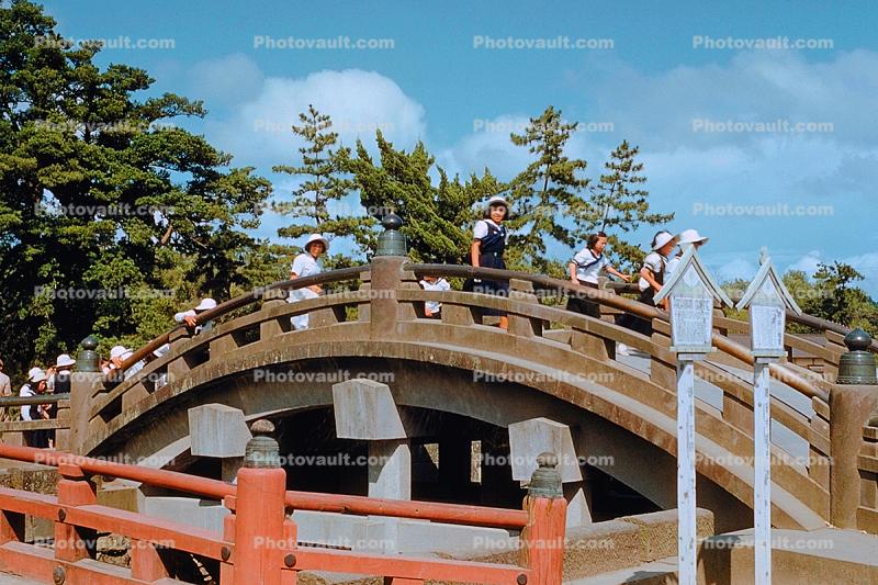 Taiko arch bridge, footbridge, Hachiman Shrine, Kamakura, 1952