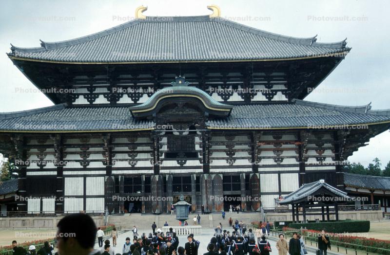 Great Buddha Hall, the largest wooden building in the world, T dai-ji, Nara, Todai-ji, Temple, largest wooden building